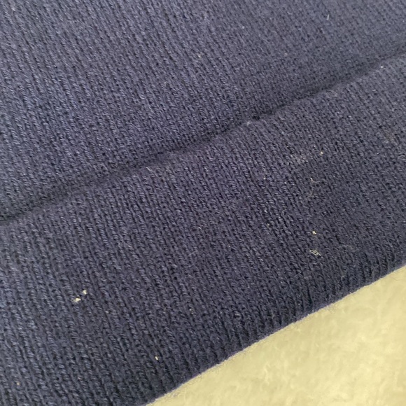 Navy beanie - Picture 3 of 10